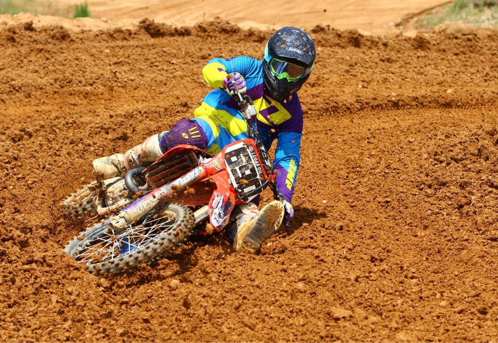 ohcrop's tweet photo. Love watching my man ride. #draggingbars http://t.co/MfuKvxam3b