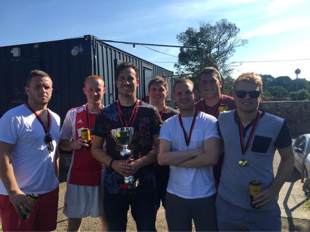 S_Cookie07's tweet photo. @Mrdanielgreen @MattRowles27 @philwyld I still can't believe we did a Chelsea yesterday #parkthebus http://t.co/OvczSXvFuH