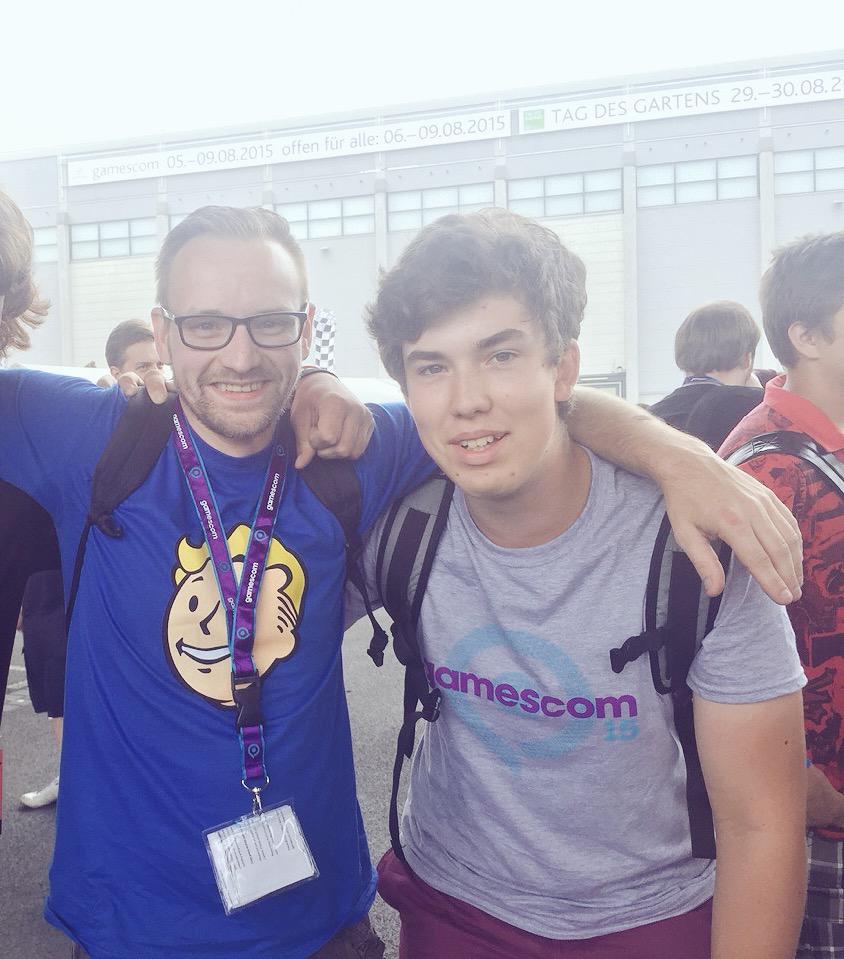 DimasterLP's tweet photo. Das Ganze Bedwars Team ๐ @DebitorLP @Ive_lp @CastCrafter @Deadsheap #Ivecom #Ihrseitallecool ๐
In Erinnerung im ICE:) http://t.co/4uNQYpD6lN