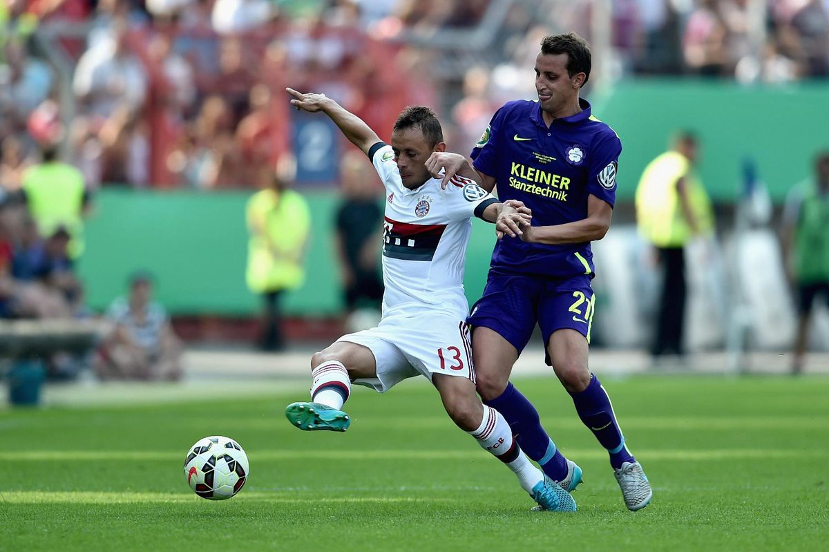 SPORT1's tweet photo. #Bayern ringt #Nöttingen trotz #Wackler nieder http://t.co/fCNgHH4xqK
#FCNFCB #Pokal http://t.co/GEl9cQykpv