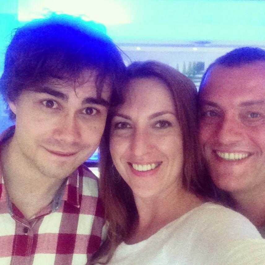 YanaPryadko's tweet photo. Good #team - good friends✌🌍#lovemyjob#rybak #mastermanagement #alexanderrybak #norway#люблюсвоюработу #александррыбак http://t.co/SgV4tZwEKW