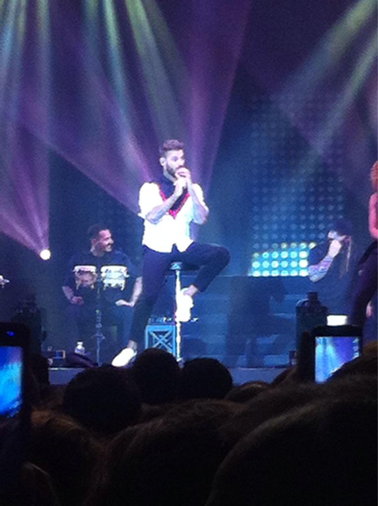 workformore's tweet photo. Merci pour cette soirée c'était génial 💫🎤 @MPOFFICIAL http://t.co/D72swvaZqT