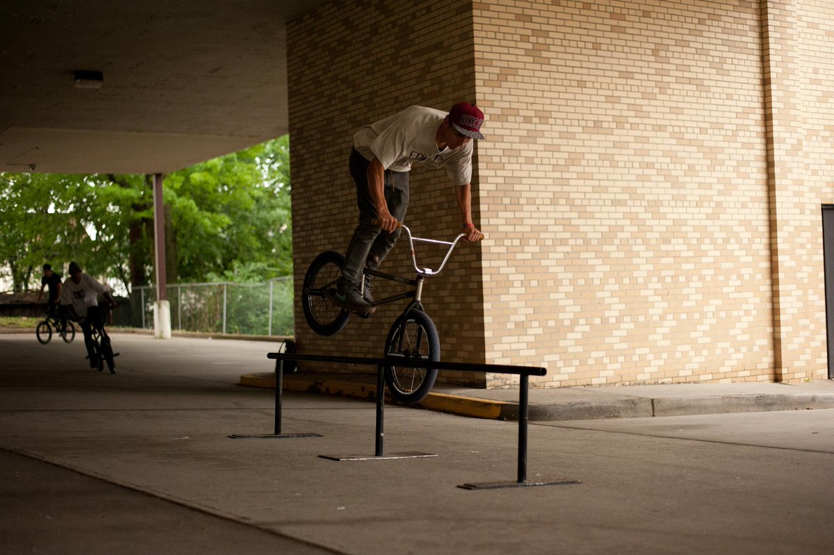 Our dude Oscar Ruiz with a hanger from our New Jersey street ride a few weeks back! #Freedbikes
