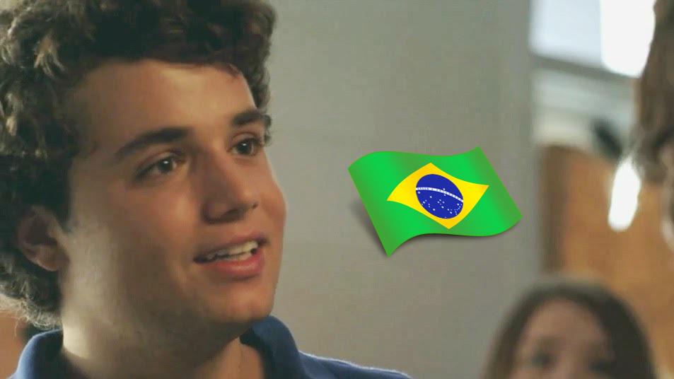 Frprovisorio's tweet photo. @PatriciooGallar Feliz Cumpleaños amigo ... Directo de Brasil! http://t.co/3wFES6zJJV