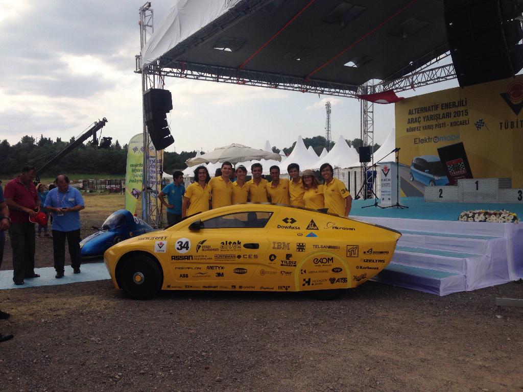 TÜBİTAK Elektromobil Finali'nde aracımız 906 Wh harcayarak Türkiye'nin En Verimli Elektrikli Aracı unvanını almıştır.