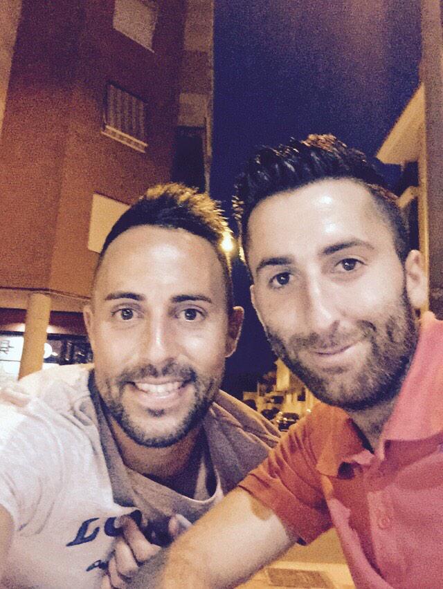 manumm89's tweet photo. Buena cervecica para terminar el finde con mi persona! @_alvarorosas http://t.co/AcbfGPg284