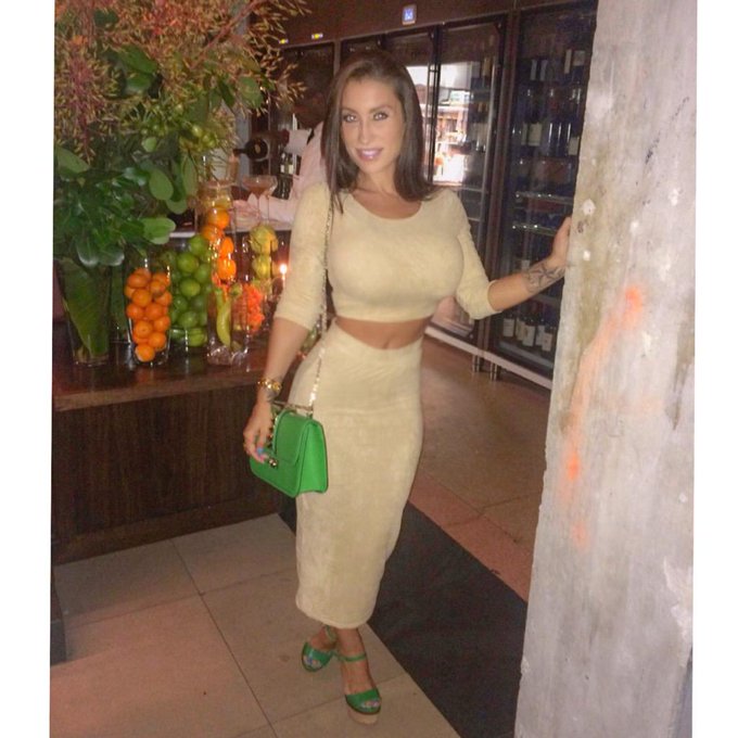 All smiles 💙💚💛 http://t.co/QIV66gt6PP<a href="/tag/selfie"class="tags"><span>#selfie</span></a><a href="/tag/hamptons"class="tags"><span>#hamptons</span></a>