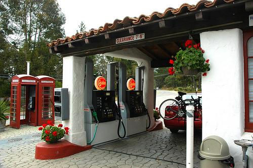 CobblestoneInn's tweet photo. In Carmel even the gas stations are beautiful! http://t.co/4uDjb0GJ7J