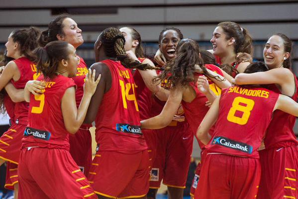 ElMundoDeportes's tweet photo. La Selección Femenina de Baloncesto, campeona del Eurobasket. Ganan por 76-60 a Francia. ¡Felicidades chicas! #U18F http://t.co/IOHjiQYYn9