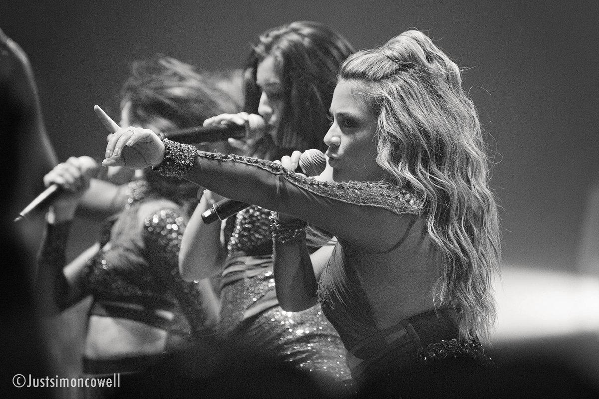 JustSimonCowell's tweet image. Our EXCLUSIVE pictures from last nights @FifthHarmony show! #SummerReflection See them ALL- smarturl.it/5HSummerReflec…
