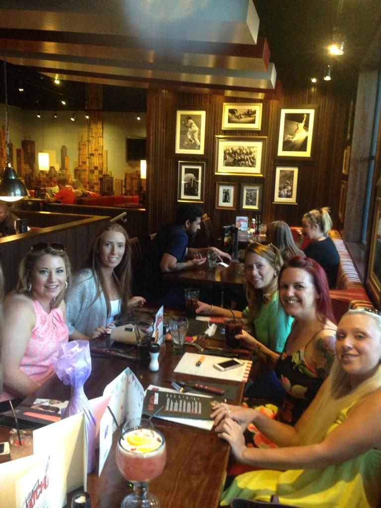 xRae_Nipperx's tweet photo. @TGIFridays http://t.co/H5eBRo6FVs