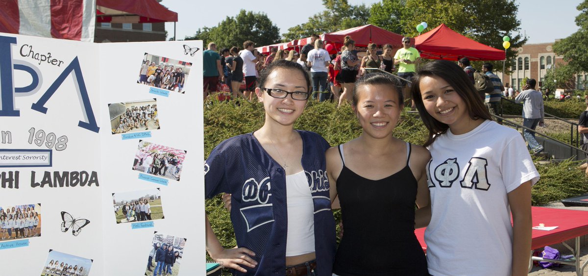 uofcincy's tweet photo. Don't miss any of the #UCWelcome15 festivities. Check out the schedule here: http://t.co/UXK7kqg42G http://t.co/2zZwleNnk6