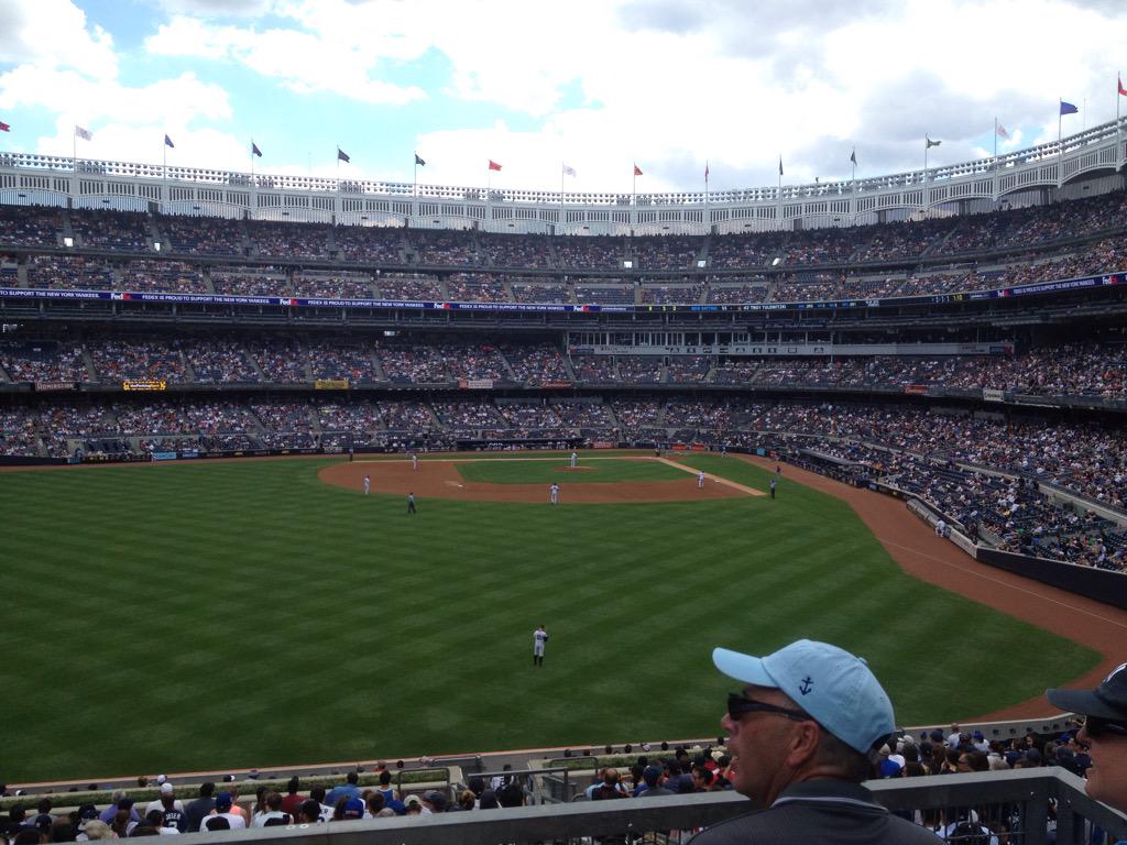 NateFreeman's tweet photo. Can anyone help me get a job working in #baseball? I want this to be my office view. #love @MLB http://t.co/Uks5EIUqOJ