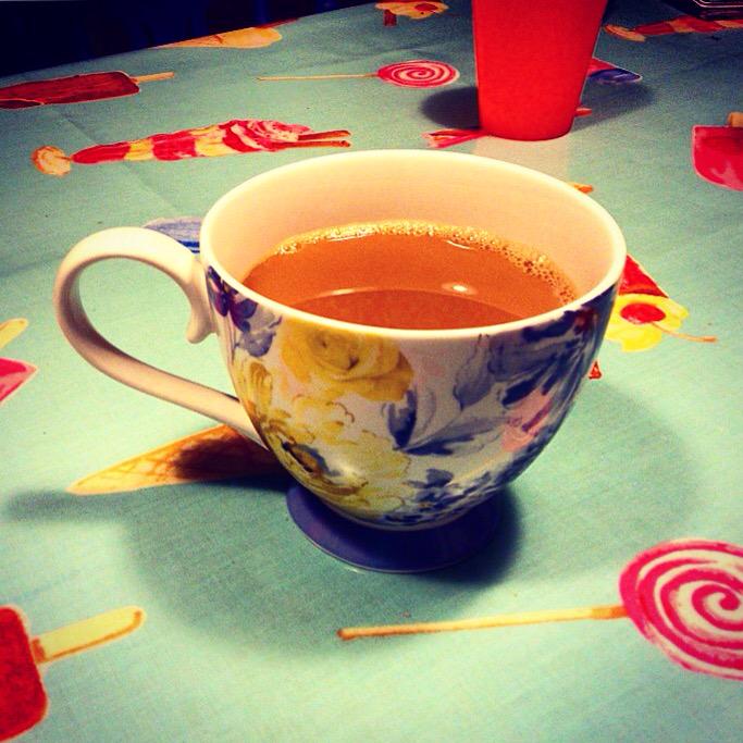 Evening brew with the family <a href="/PGtips/">PG tips</a> <a href="/elchancer/">Luke Bradford</a>