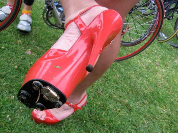 #BicycleShoes #Biking #Funny #HighHeels #Instructables
Please RT: homedesignerideas.com/bringing-sexy-…