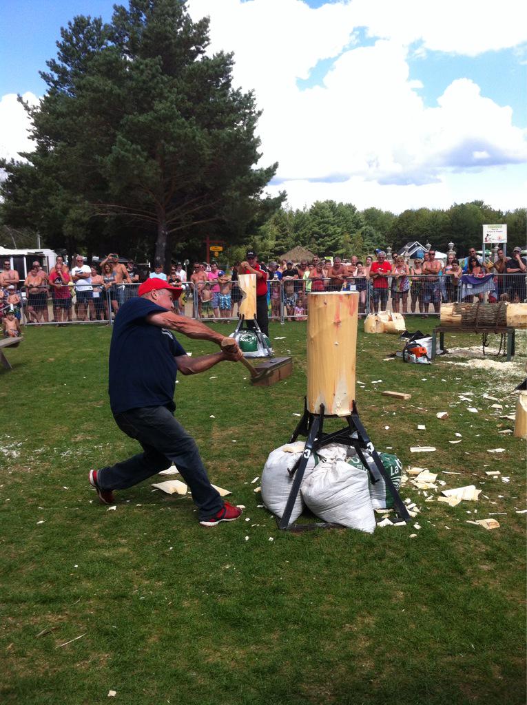 janetwalker85's tweet photo. Woodsmen demo in Quebec with JP #lumberjacklife #goodtimes #hugecrowd http://t.co/z3uXfqu8GZ