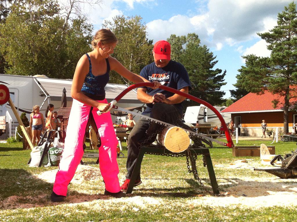 janetwalker85's tweet photo. Woodsmen demo in Quebec with JP #lumberjacklife #goodtimes #hugecrowd http://t.co/z3uXfqu8GZ