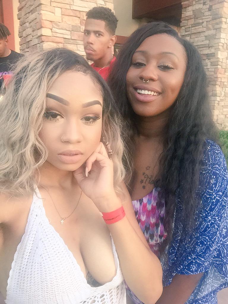 CidneeLove's tweet photo. #Adultlockin 👭🔐📷 http://t.co/7PVla0A1m6