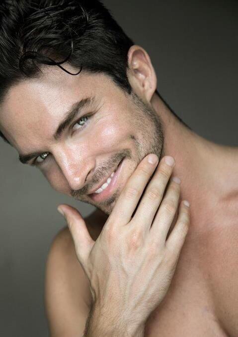 ابتسامة ساحرة 😍😍❤️