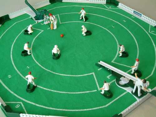 WhyteleafeEagle's tweet photo. Did anyone else out there have this back in the day along with scorecard? #subbuteocricket http://t.co/6rq4vR75yy