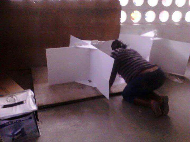 christn18's tweet photo. Sel Ayiti moun vote an doggy style #eleksyon2015 http://t.co/b1AIfaMBs7