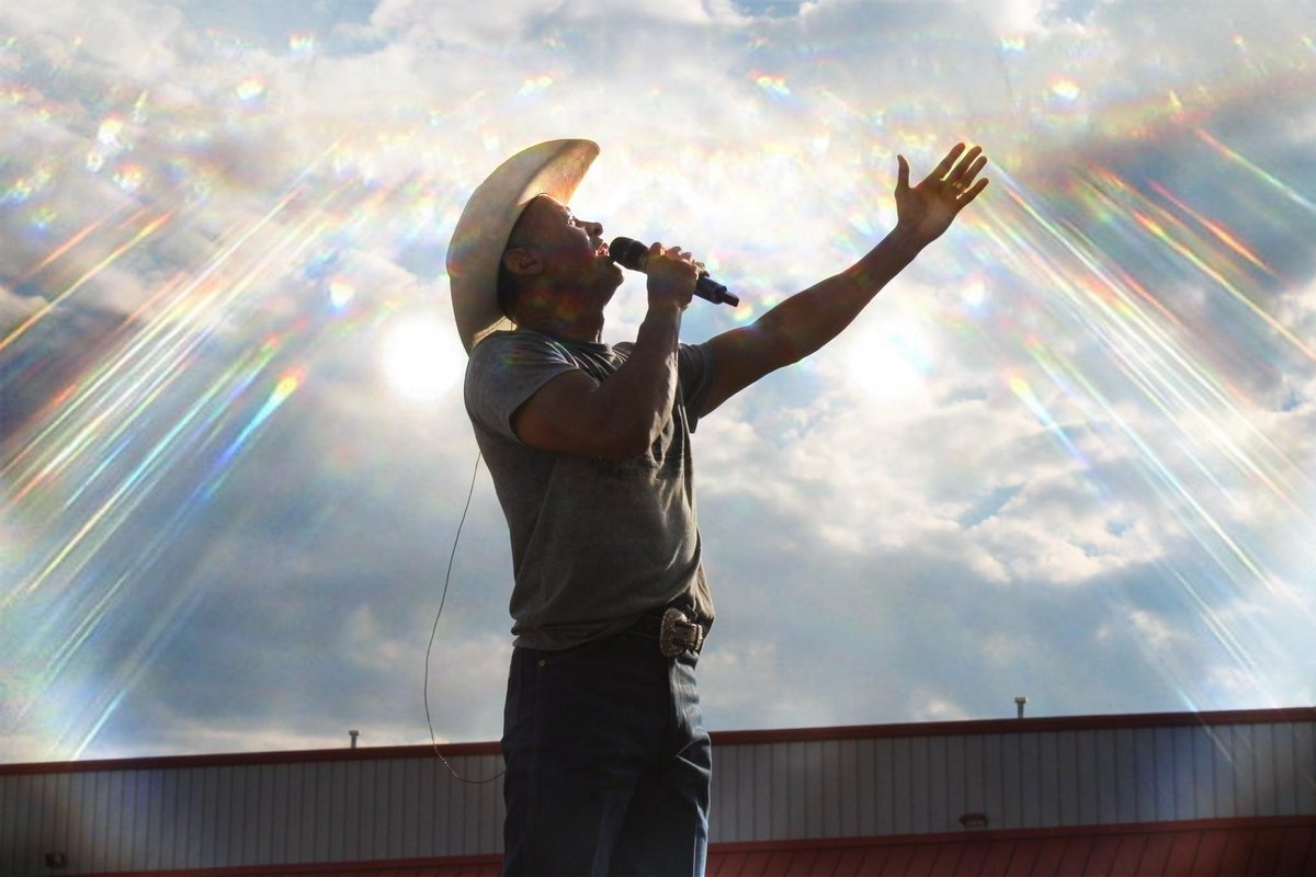 FireFestMN's tweet photo. The #Firefest2015 Photo of the Day with @NealMcCoy! More here: http://t.co/RbZj8W5B07 http://t.co/PfA1QTfQGP