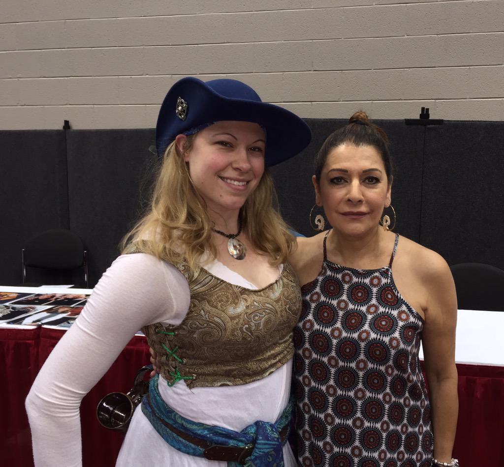 AsdNoel's tweet photo. So this happened...#girlysqueal #playitkool #gencon2015 @Gen_Con @Marina_Sirtis - she was so nice. Thank you ma'am! http://t.co/XhW6WItDi1