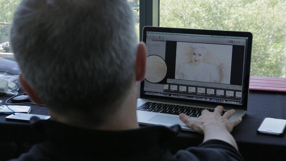 Check out the behind the scenes video of the <a href="/CyndiLauper/">Miley Ray Jepsen</a> photoshoot for #ImPsOReady: bit.ly/1JFLmWJ