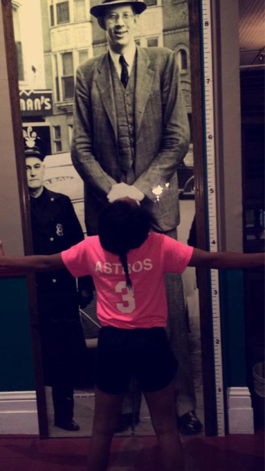 When he's really tall but hella cute. 😅 http://t.co/lvlaHRMamM<a href="/tag/moviequotemonday"class="tags"><span>#moviequotemonday</span></a>