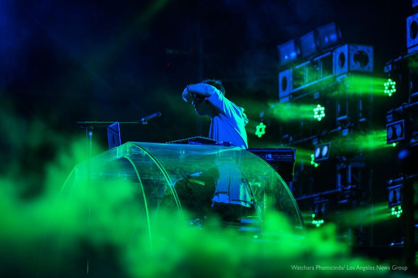 watcharaphotog's tweet photo. @RorterRobinson performs at #HARDFEST #fairplexpomona #hardsummer @HARDFEST #HSMF15 http://t.co/Lzbs17M5Un http://t.co/MA6s0uGEC7