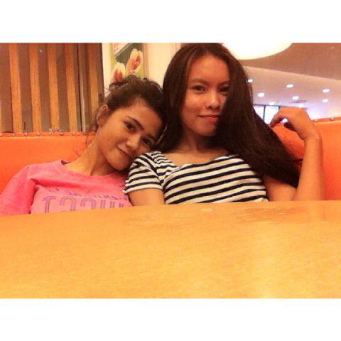 KrnFlnaa's tweet photo. Q time @DeffiMeidiashaa http://t.co/eJI2oj8H3M