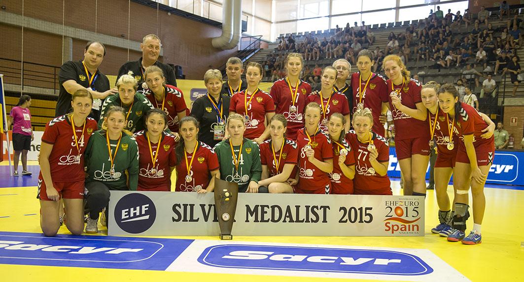 W19Spain2015's tweet photo. Congratulations! @RussianHandball 
#HandballValencia http://t.co/74icmqP4iD