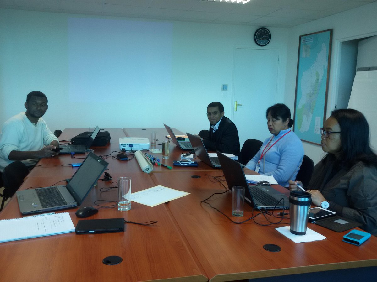 USAIDMikolo's tweet image. Formation des administrateurs DHIS2 (équipe suivi et évaluation du projet USAID Mikolo) avec Jerry Aziawa- Consultant