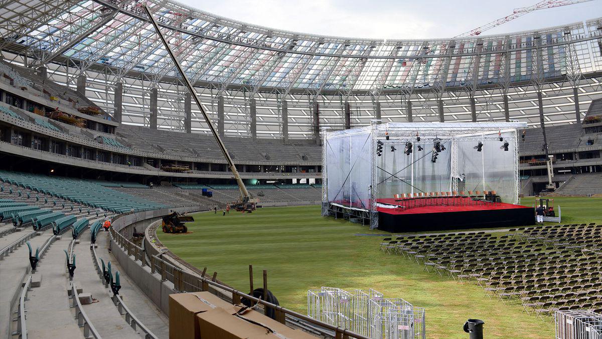 TheOnion's tweet image. Overcrowded GOP Field Forces Iowa To Construct Massive Town Hall Stadium onion.com/1JFvdjW