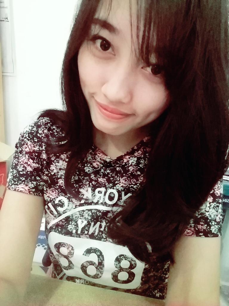 Myra_2702's tweet photo. Latepost... finnaly im tweet again !! 😁 http://t.co/jrHZcZfWly