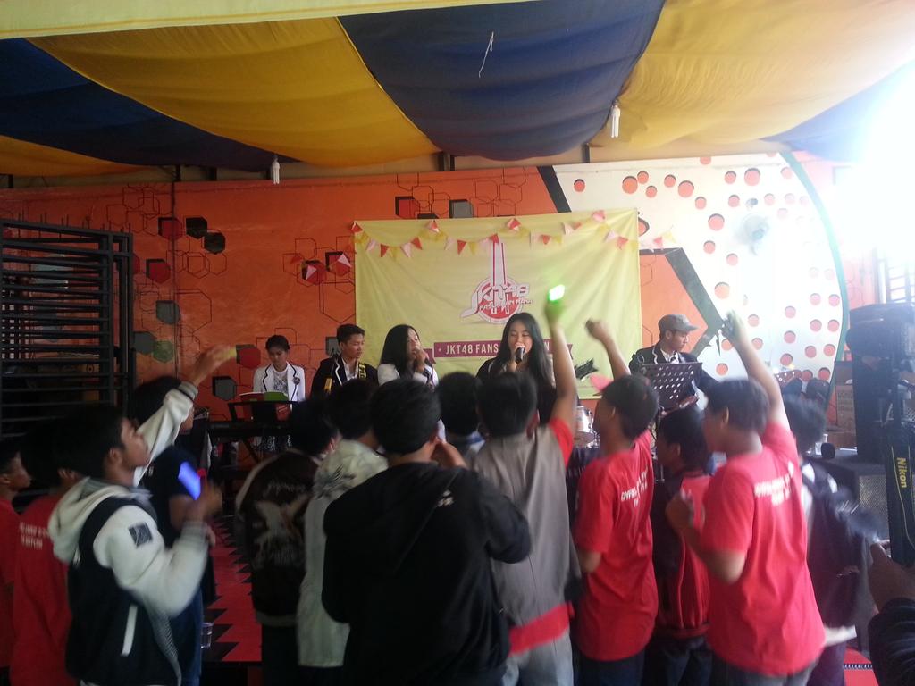 Profit_Official's tweet photo. Arigatou @JKT48PasuruanFC  , acaranyaa amazing ^^ , sukses buat kalian yaaaa ^^ http://t.co/c8WO2R5r7b