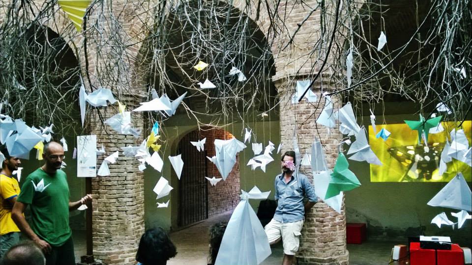Finissage per CoOpera/madreterra, allestita da <a href="/fabricamenti/">fabricamenti</a> nel chiostro minore del museo #Fabriano #fabrianomusei