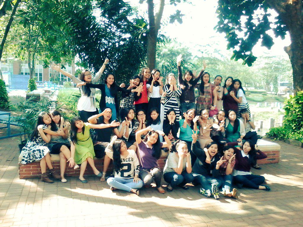 RirinDess's tweet photo. You make me cry, make me laugh, make me smile and make evetything together ♥♥
#1704-1705
#Dormitory
#MYC 
#Family http://t.co/MDunU0KGT9