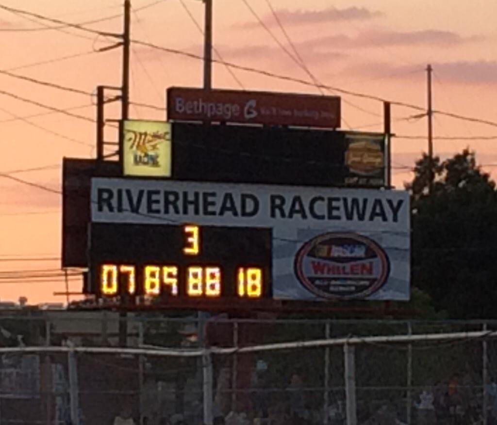 jpmuldoonny's tweet photo. #TMDNASCAR #saturdaynightshorttrack Riverhead,NY http://t.co/BlxehJ5t3f