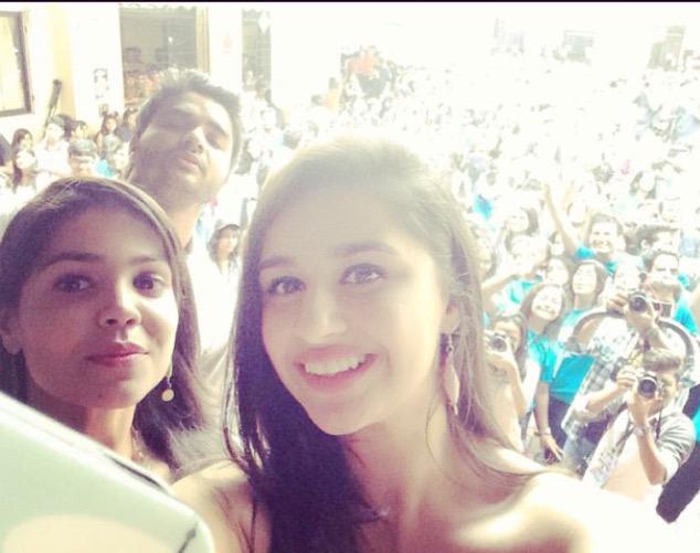 TeamWarriorHigh's tweet photo. New Pic - #WarriorHigh cast at Ruia College last night. http://t.co/VPGD7KFfCv