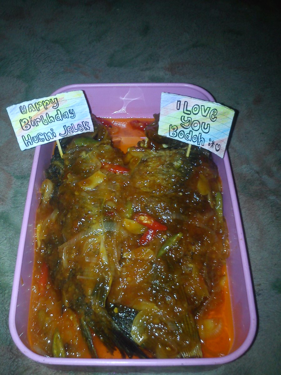 echidesiiii's tweet photo. Selamat tambah usia pacar nya eci yg jelek kaya bebek, love you @HusnyAl1❤😘 http://t.co/33bDyw7LMK
