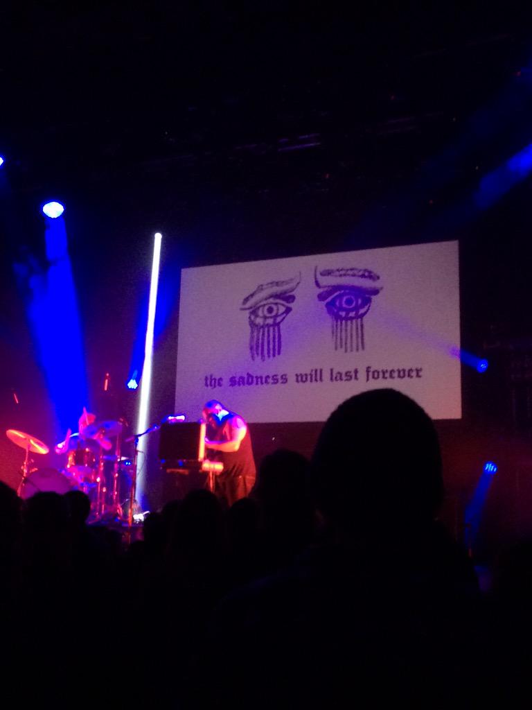 PoeNoSheDidnt's tweet photo. Here is a 'gothic' band I saw. The banner is gothic right? http://t.co/WvMTMI1vsq