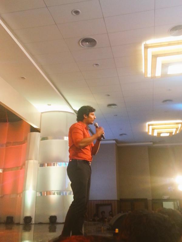 cineulagam's tweet photo. #PuliAudioLaunch "Vijay anna will never let down anyone who stands by his side" says Jiiva. http://t.co/l4dih3jjer