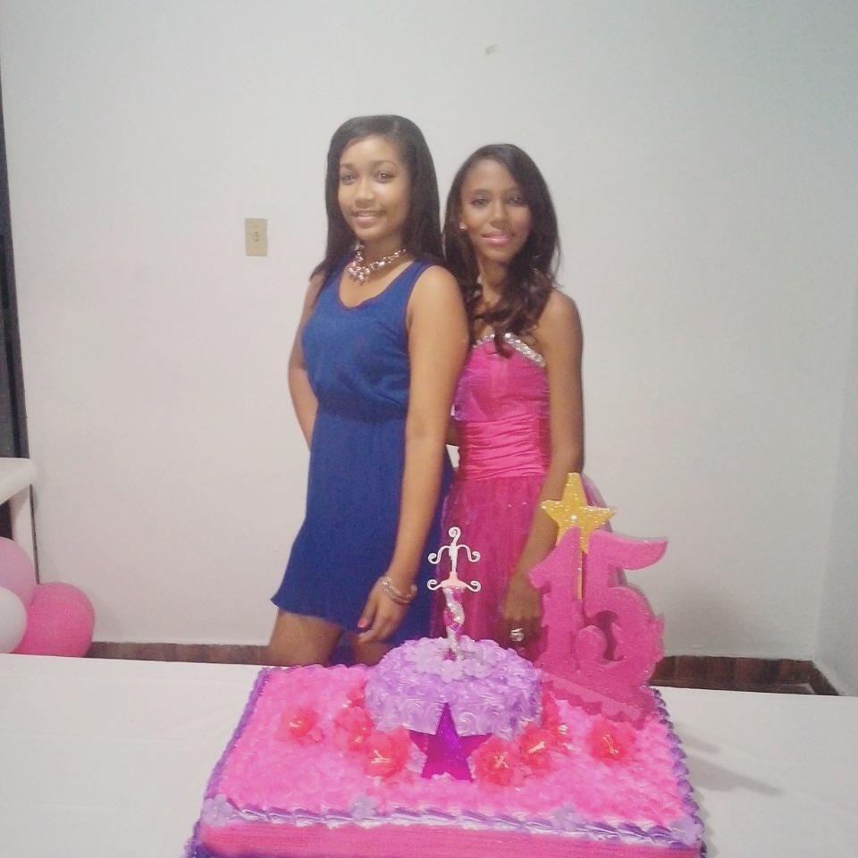 cotizaaah06's tweet photo. Xv de mi bffa http://t.co/eRa4DFh4ps