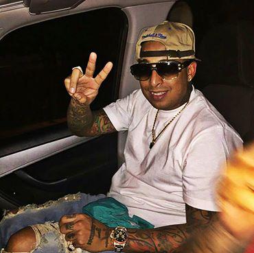 Los_RG4L's tweet photo. Salimos Hijueputas , Pero Somos Humildones #RG4L http://t.co/YQQGPWKZcp
