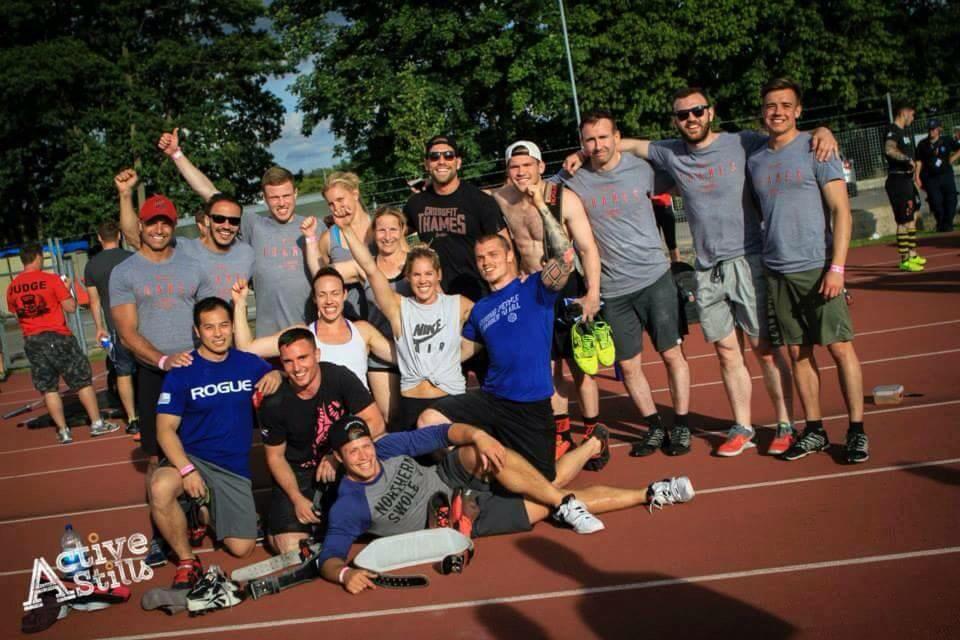 Suzinator81's tweet photo. Such a fun weekend with these guys... @CrossFitThames #BoxRocks http://t.co/Q8bdpr8IaL