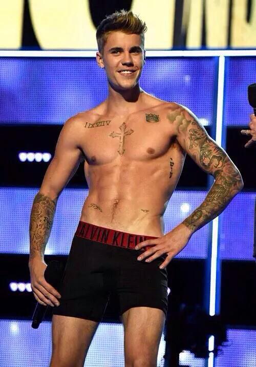 jbouzado's tweet photo. SE O JUSTIN PERDER LEMBRE-SE QUE VOCÊ VIU ESSE TWEET E NÃO DEU RT
#MTVHottest Justin Bieber http://t.co/QR7YSls7Uu