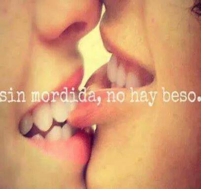 Frase_Robada's tweet image. Definitivamente siempre tiene que haber una mordida...