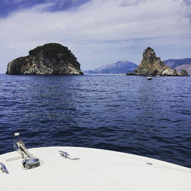FeelingItaly's tweet photo. InstaPic by lorenzoscarselli: #ligalli #amalficosat #swimmingaround #amalficoast #italy http://t.co/OqLe5Gsnz8