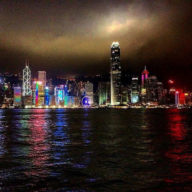 eswolfenden's tweet photo. Just a normal night in Hong Kong! http://t.co/KXdoc7LNe1 http://t.co/uDMRD1yjOf